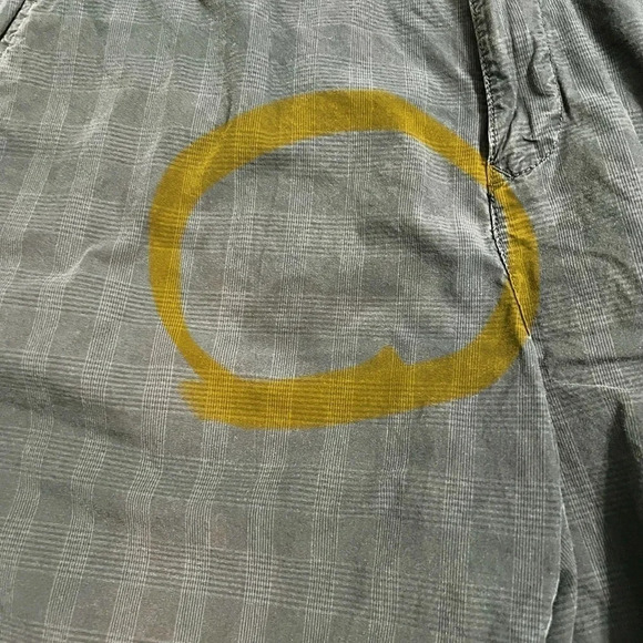 Tommy Hilfiger shorts - Picture 2 of 6